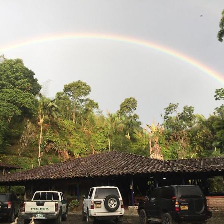 Eco Hotel Los Lagos Marsella  Bagian luar foto